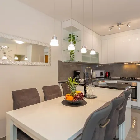 Apartamento Nina Makarska