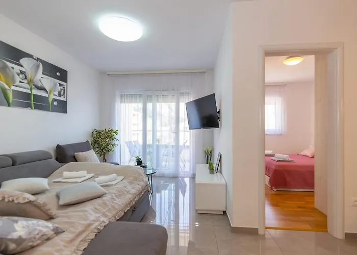 Apartment Nina Makarska