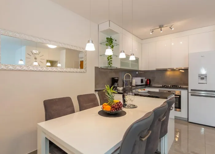 Apartment Nina Makarska